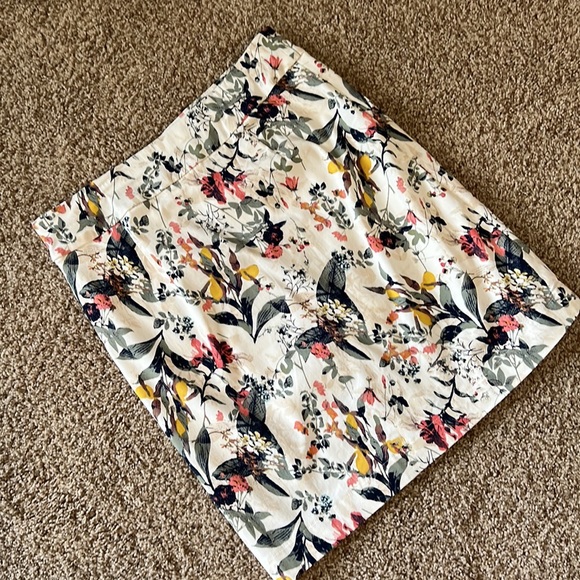 Floral Straight Pencil Skirt - Picture 2 of 8